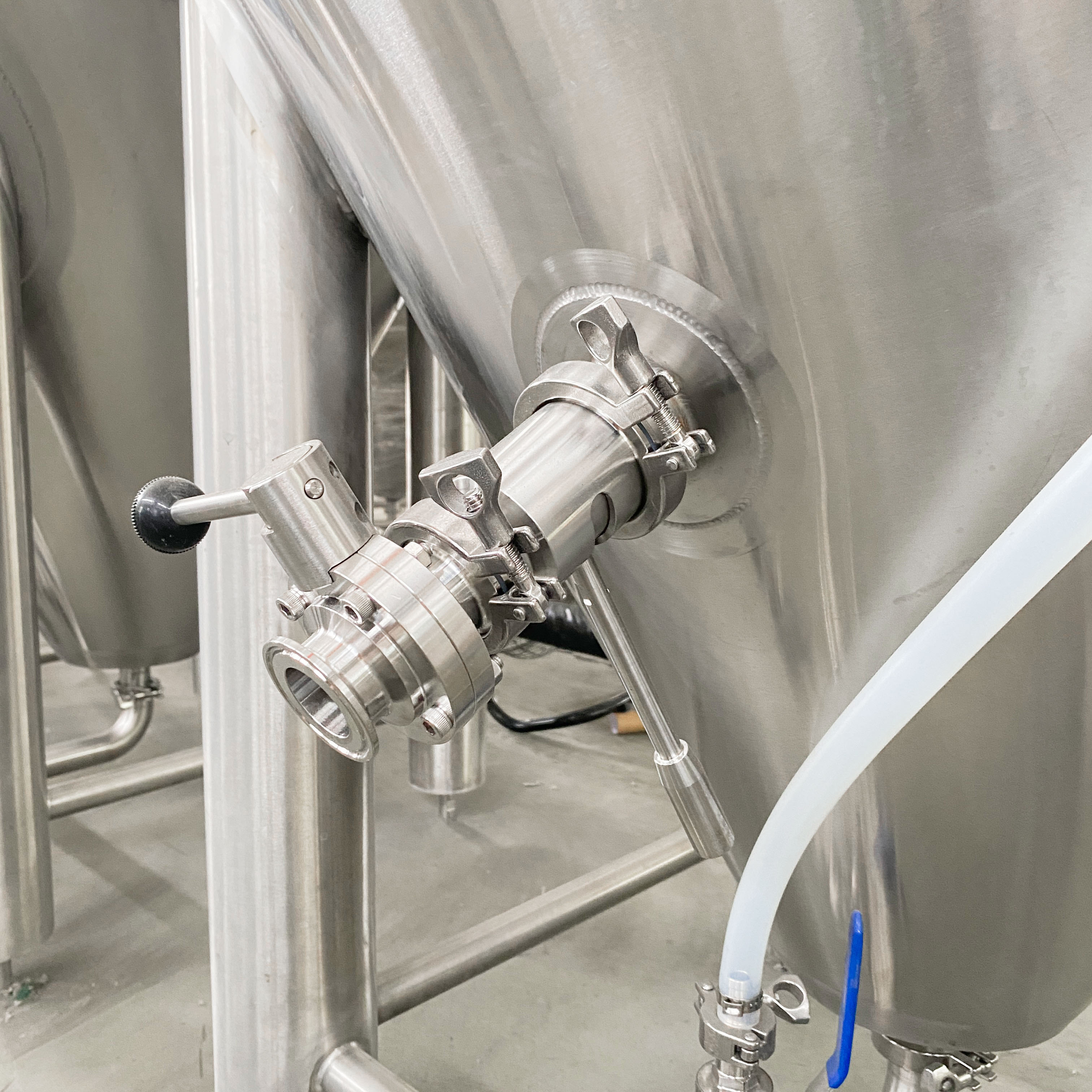 Beer Outlet.jpg